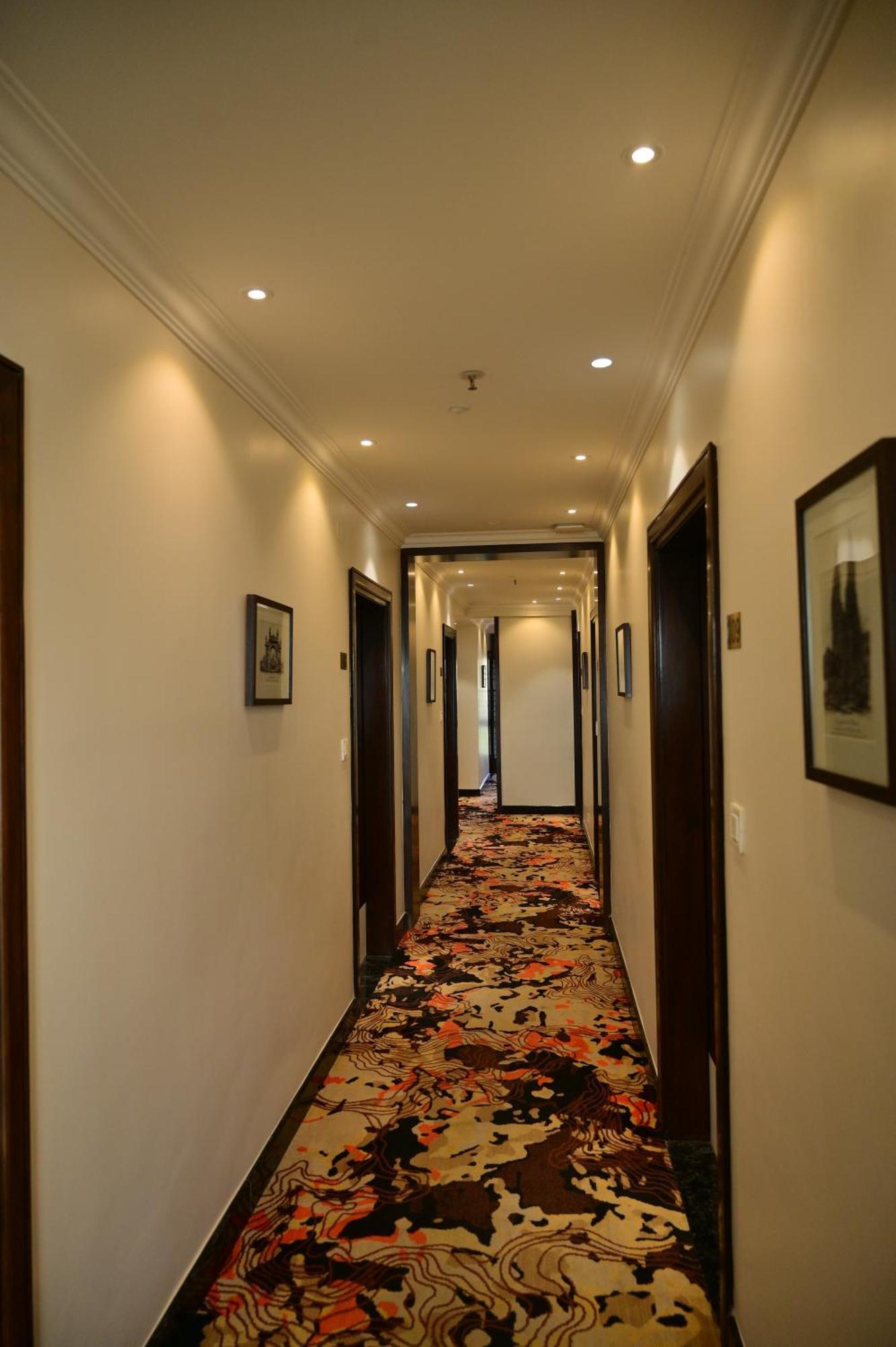 Hotel Golden Riviera Mysore Exterior photo
